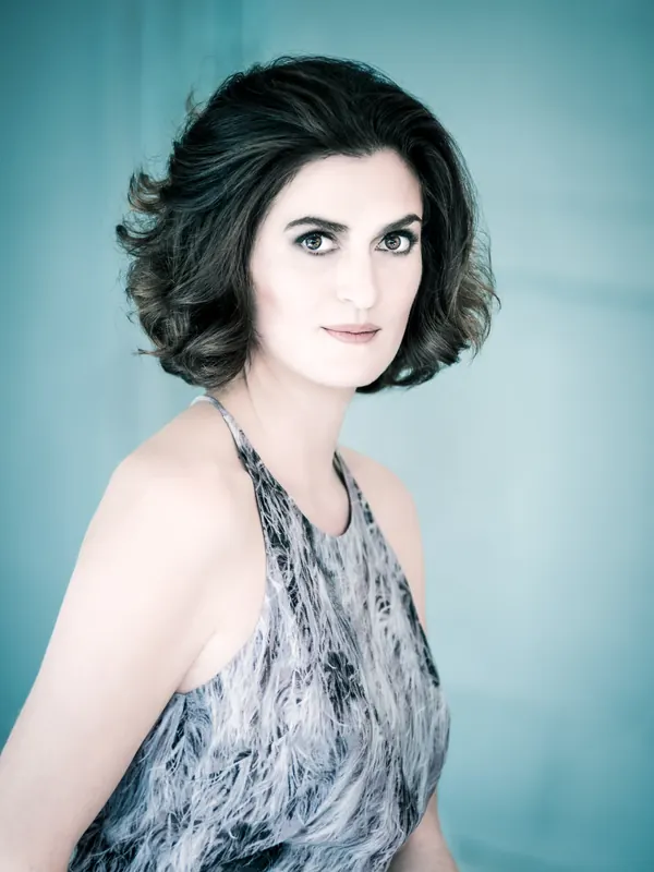 Monika Leskovar, violončelistica — Portreti 06