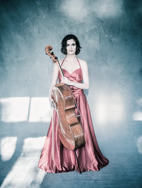 Monika Leskovar, violončelistica — Portreti 03