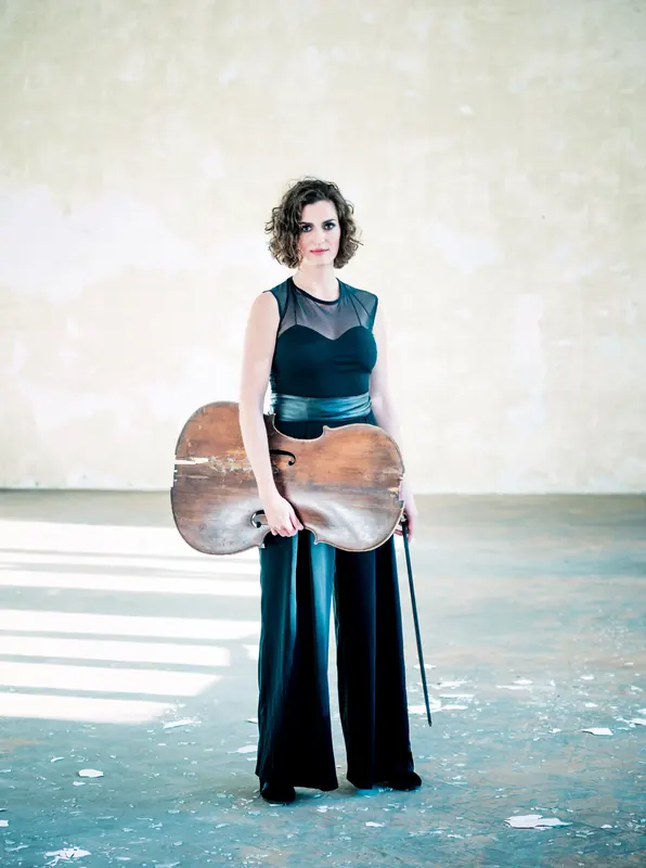 Monika Leskovar, violončelistica — Portreti 11