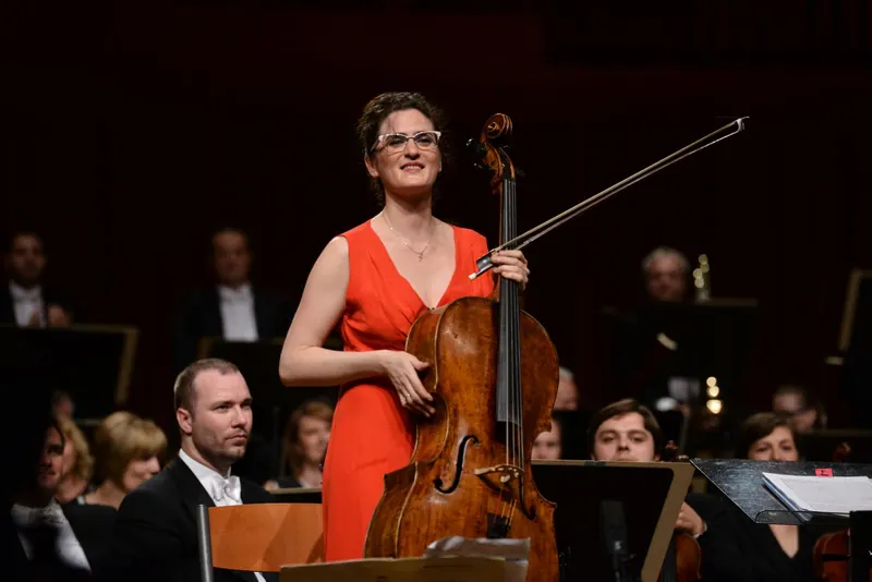 Monika Leskovar, violončelistica — Pozornica 33